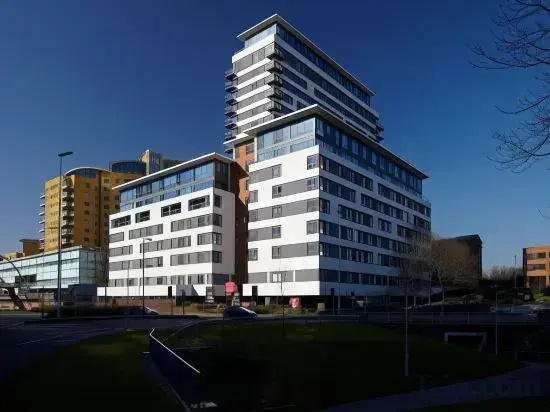 Viridian Apartments in Basingstoke Serviced Apartments - Skyline Plaza