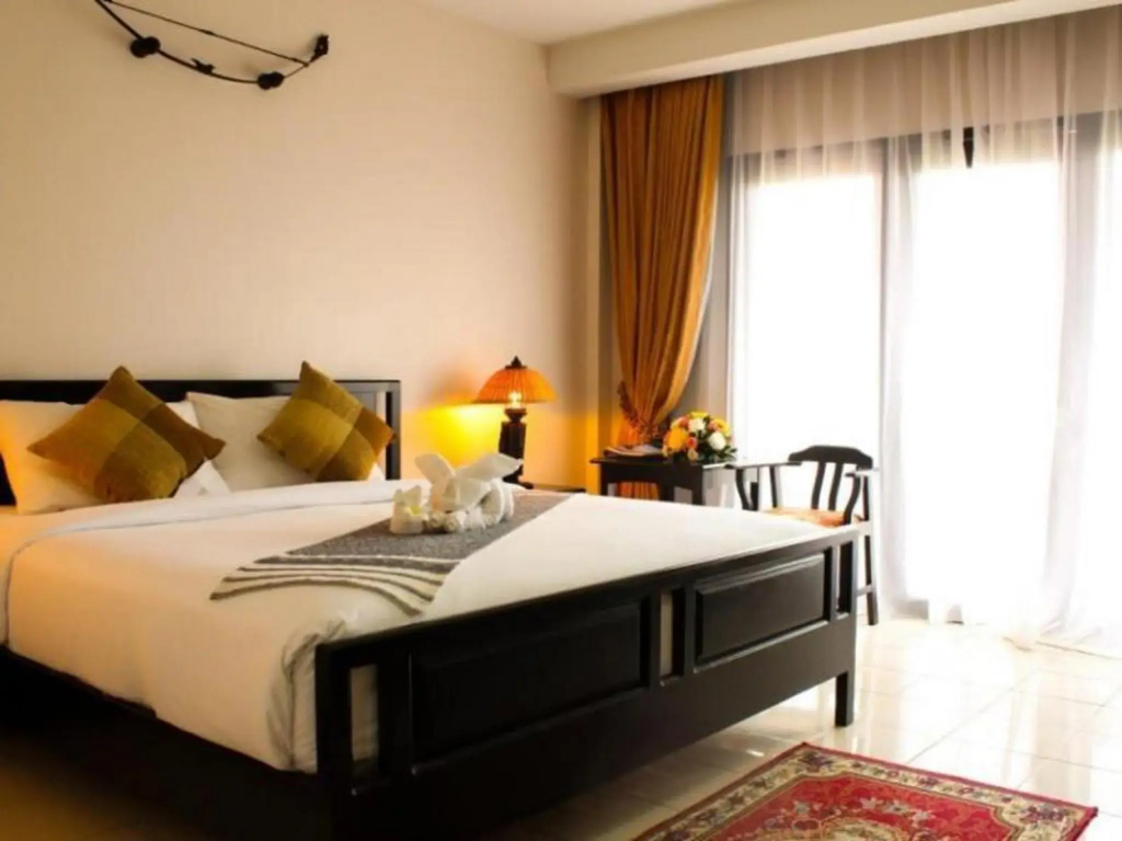 Deluxe Double room with balcony (full double bed)