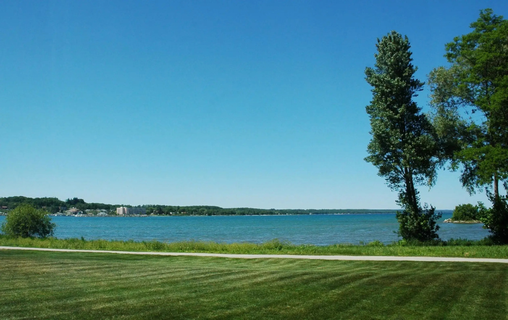 Beach & Waterfront