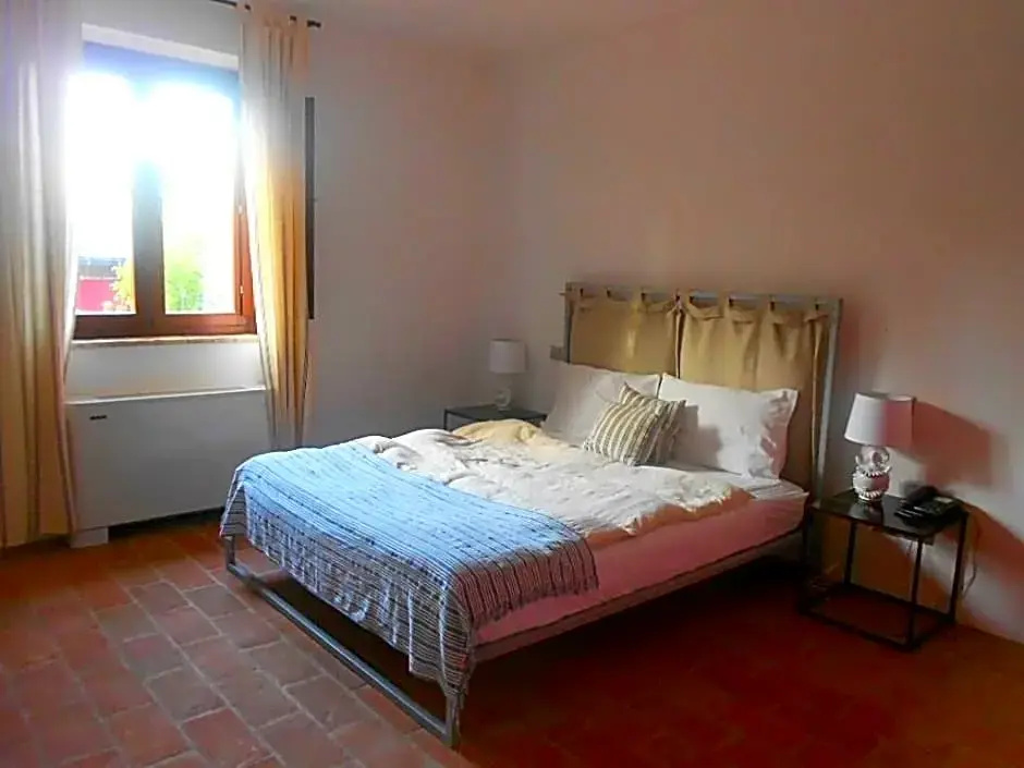 Double Suite (full double bed)