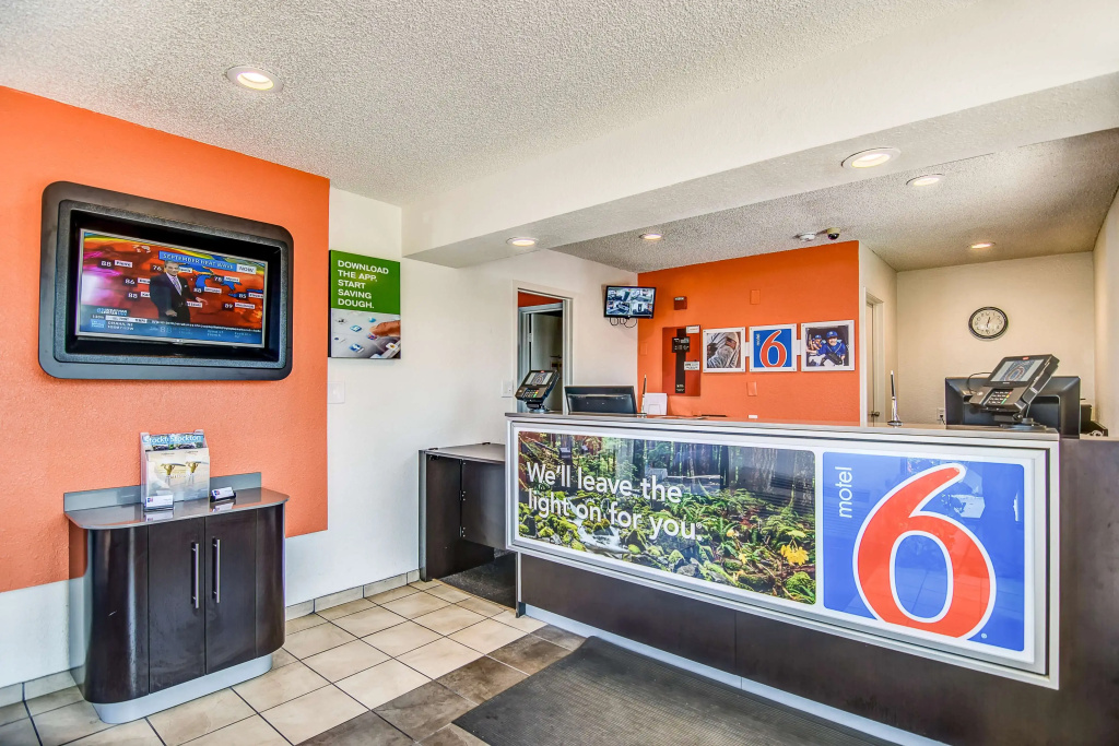 Motel 6 Stockton, CA - Charter Way West - фото 14