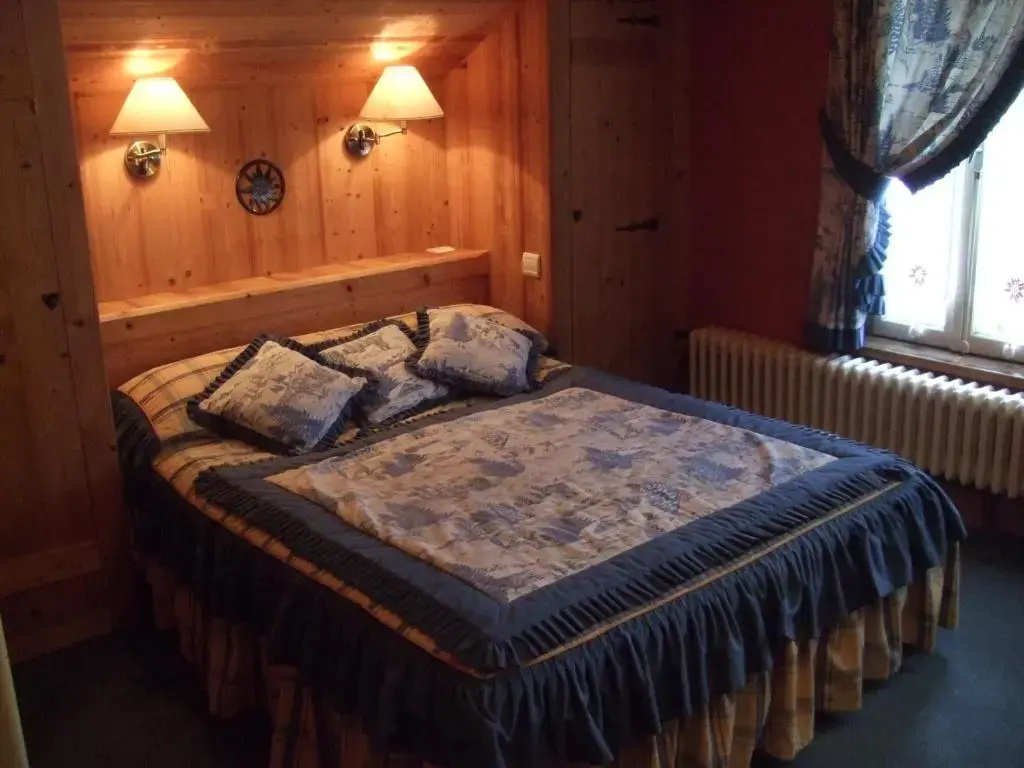 Standard Double room (full double bed)