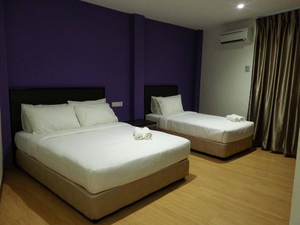 Padungan Hotel by null