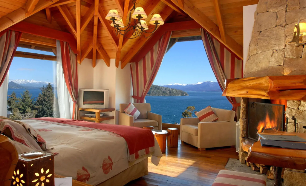 Beach & Waterfront