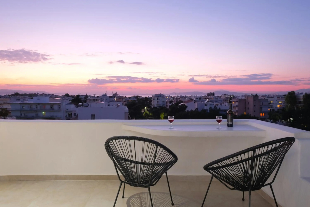 Amazing Suite at Glyfada with sea view & jacuzzi
