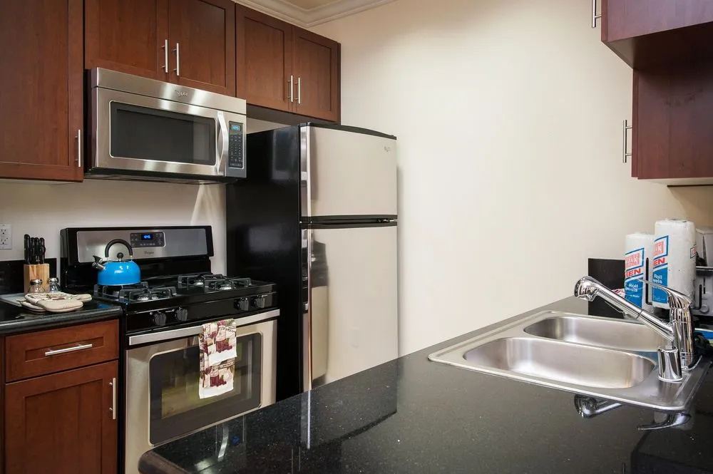 Sunshine Suites at 909 West Temple Street - Général