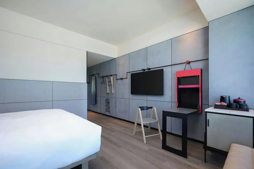 Premier room