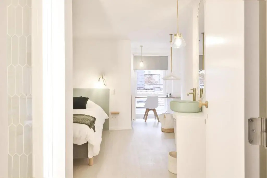 Standard Double room (full double bed)