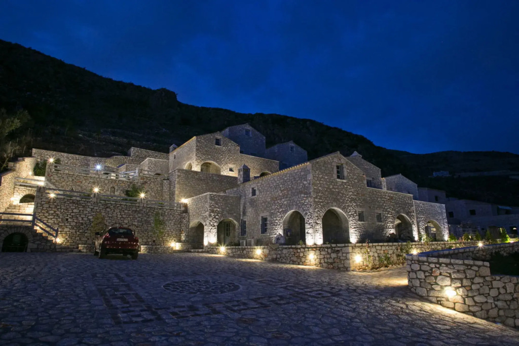 En Plo Luxury Suites