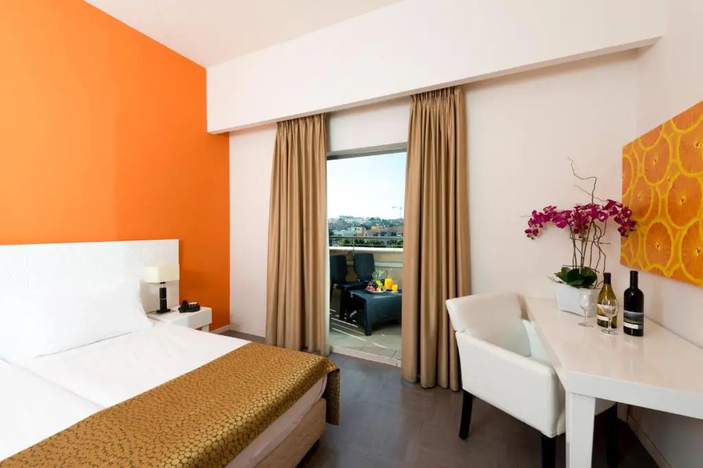 Superior Double room (full double bed)