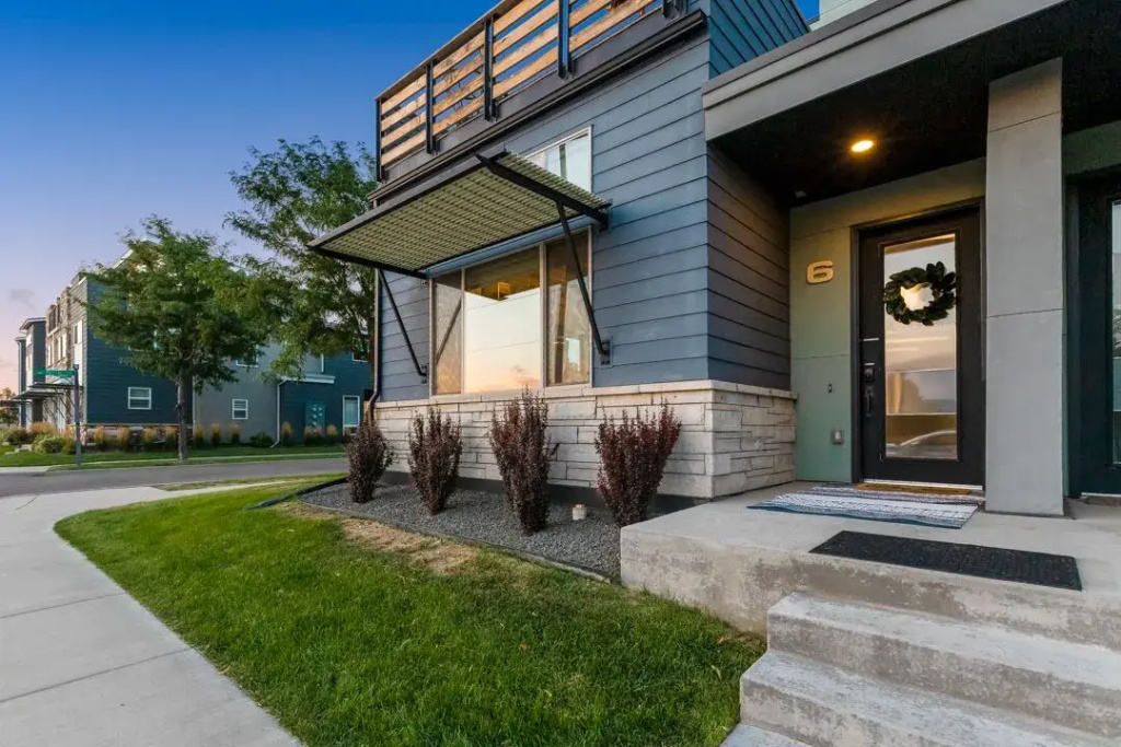 Old Town Modern New Build: Rftp Spa W/ Mtn Views!
