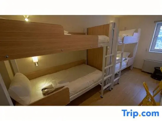 Standard room with mountain view