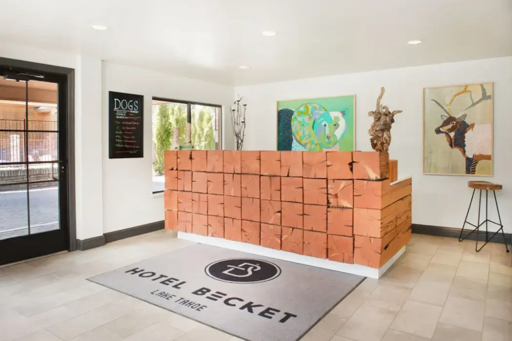 Lobby & Reception