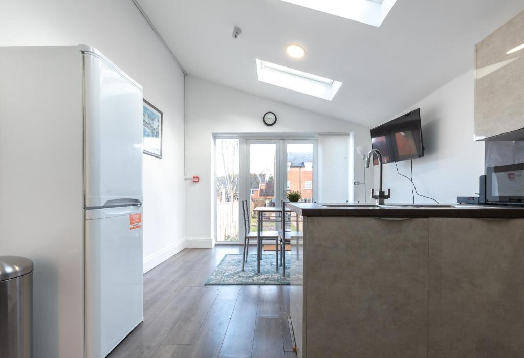 Townhouse for Professionals (5 Bedroom 5 Ensuite)
