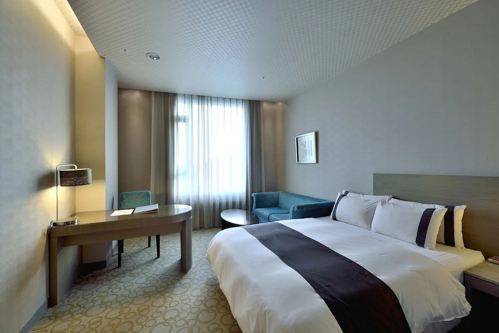 Business Double room (full double bed)