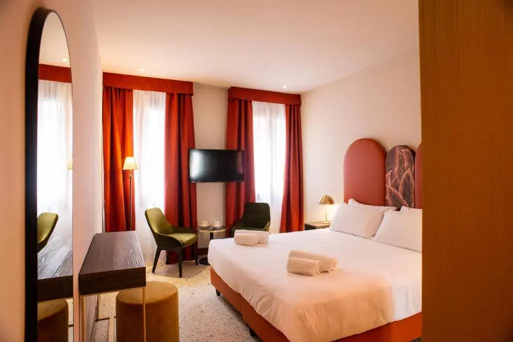 Standard Double room (full double bed)
