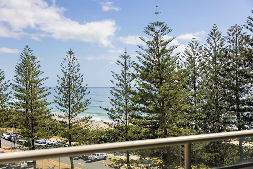 Ambassador 19 Beachside Burleigh Heads