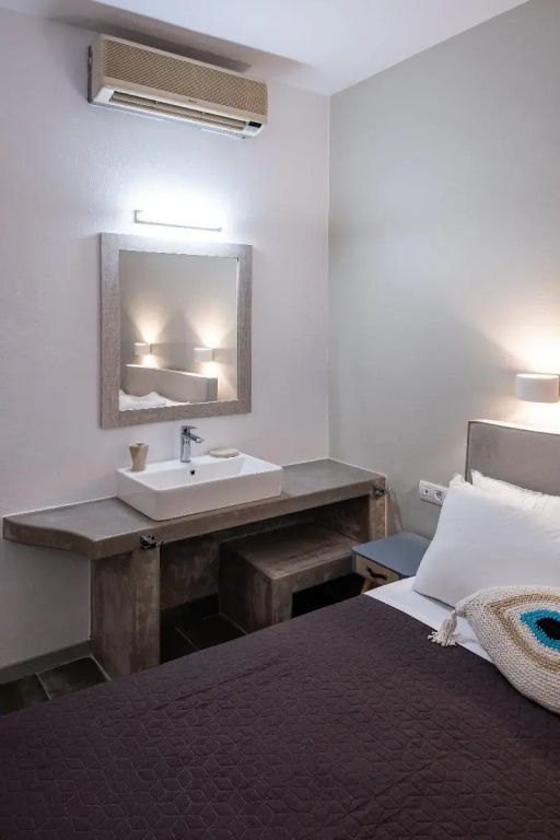 Superior Double room (full double bed)