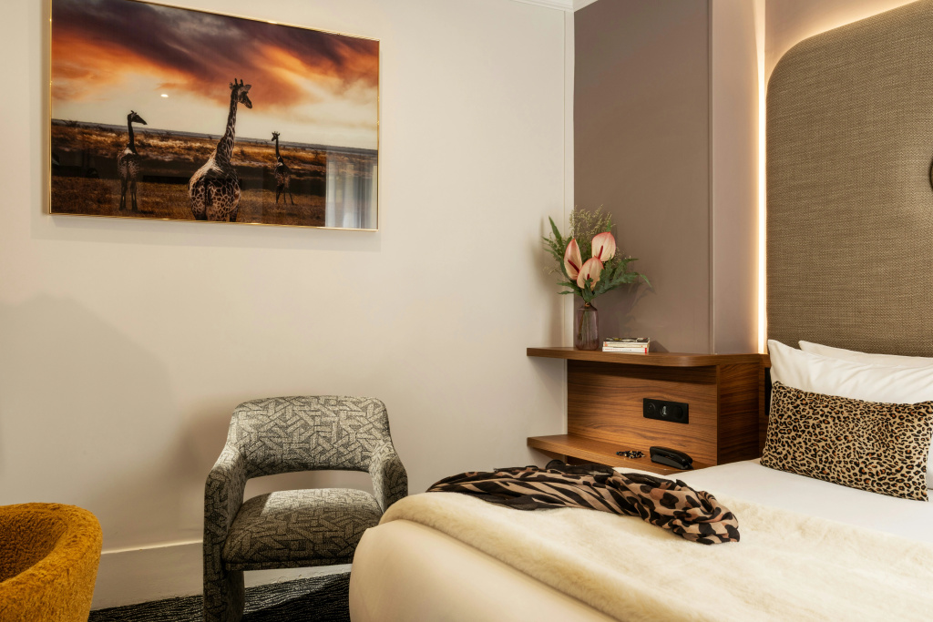 Отель Hotel London в Париже