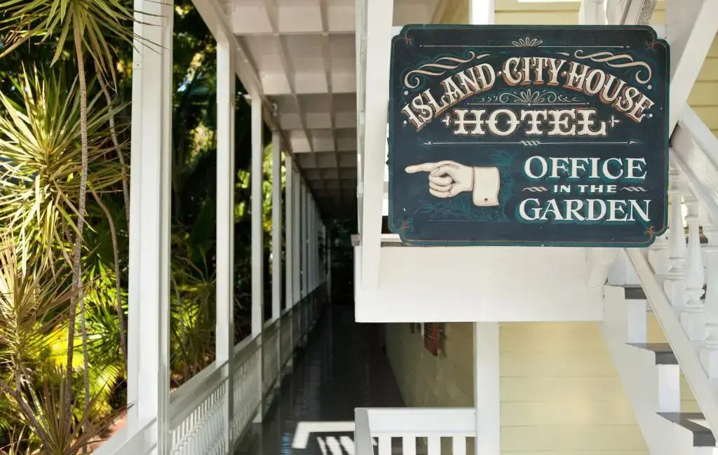Island City House Hotel