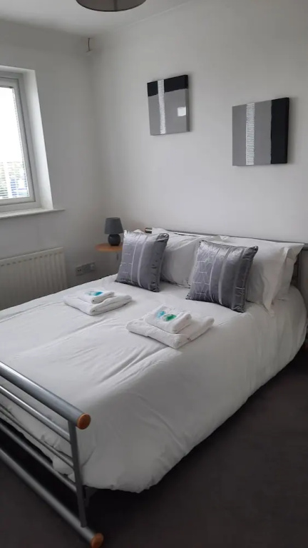 Impeccable 5-bed House in Stockton-on-tees - фото 3