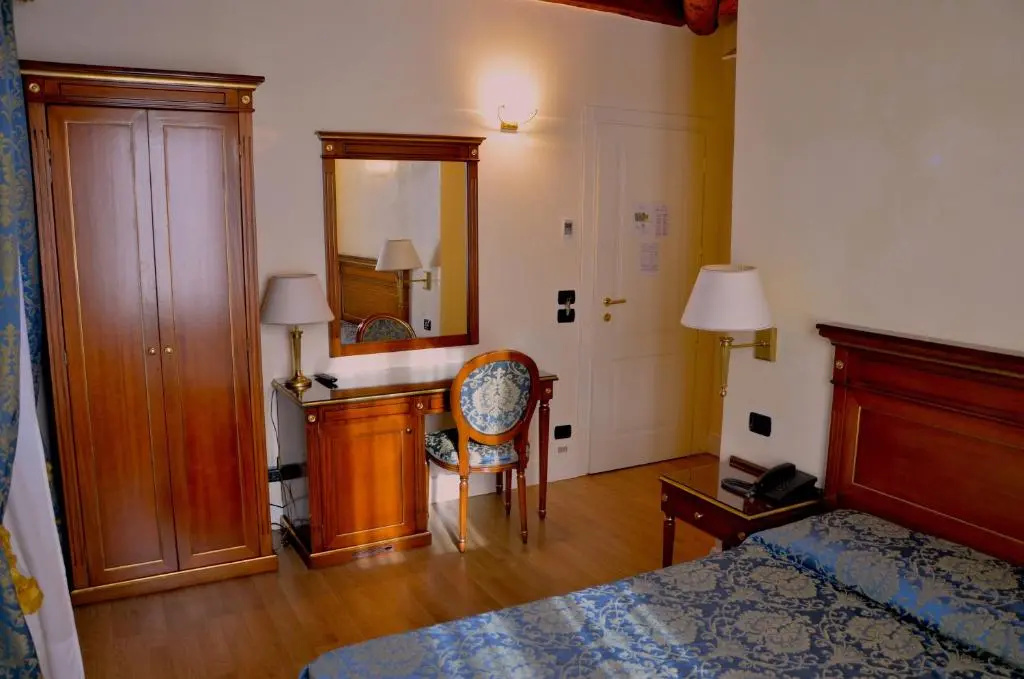 Economy room