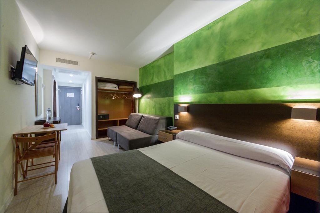Standard Double room (full double bed)