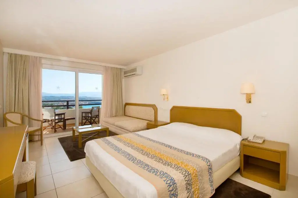 Double room with sea view (full double bed)