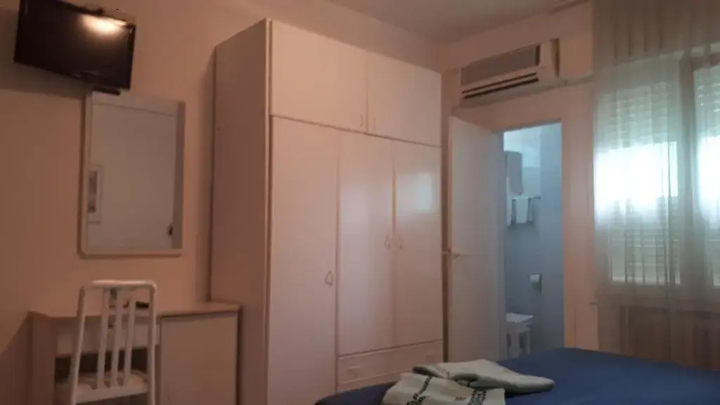 Economy room