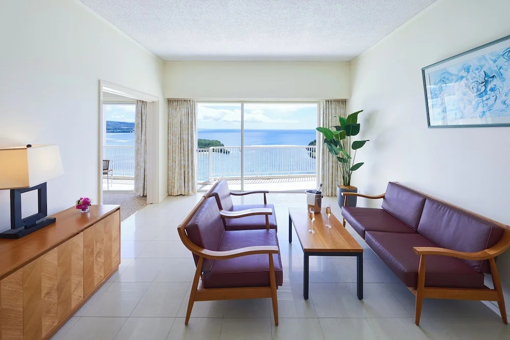 Quadruple Suite with balcony and oceanfront