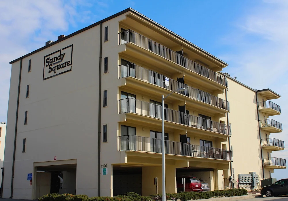 Sandy Square Resort By Kees Vacations