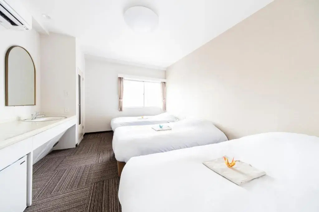 Standard Triple room