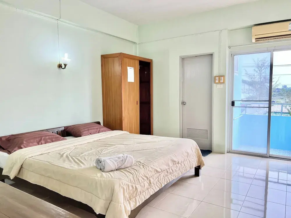 Deluxe Double room with balcony (full double bed)