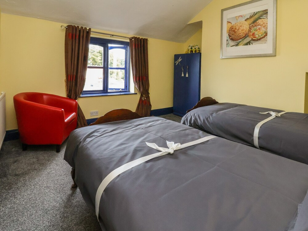 The Funky Flat — 3
