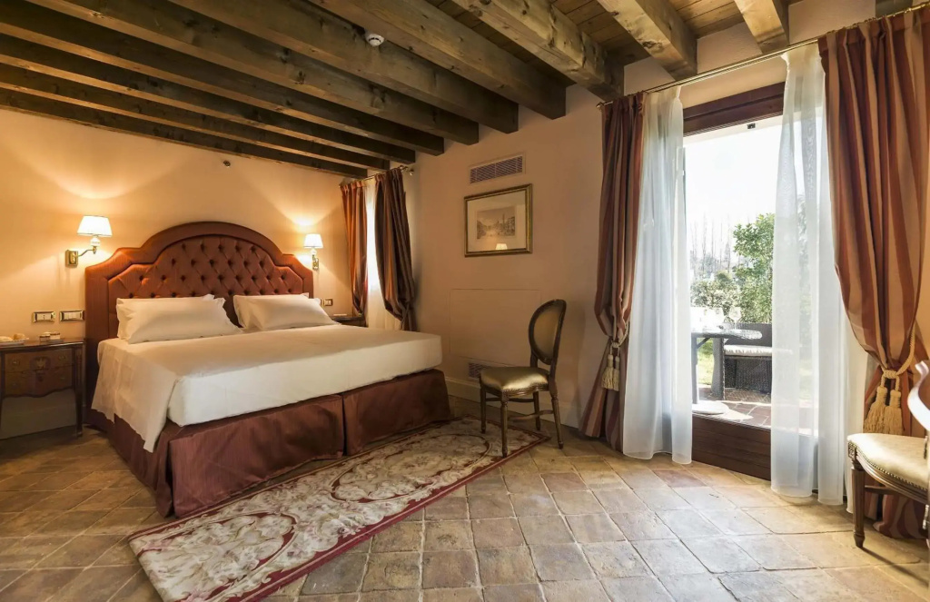 Hotel photo 37