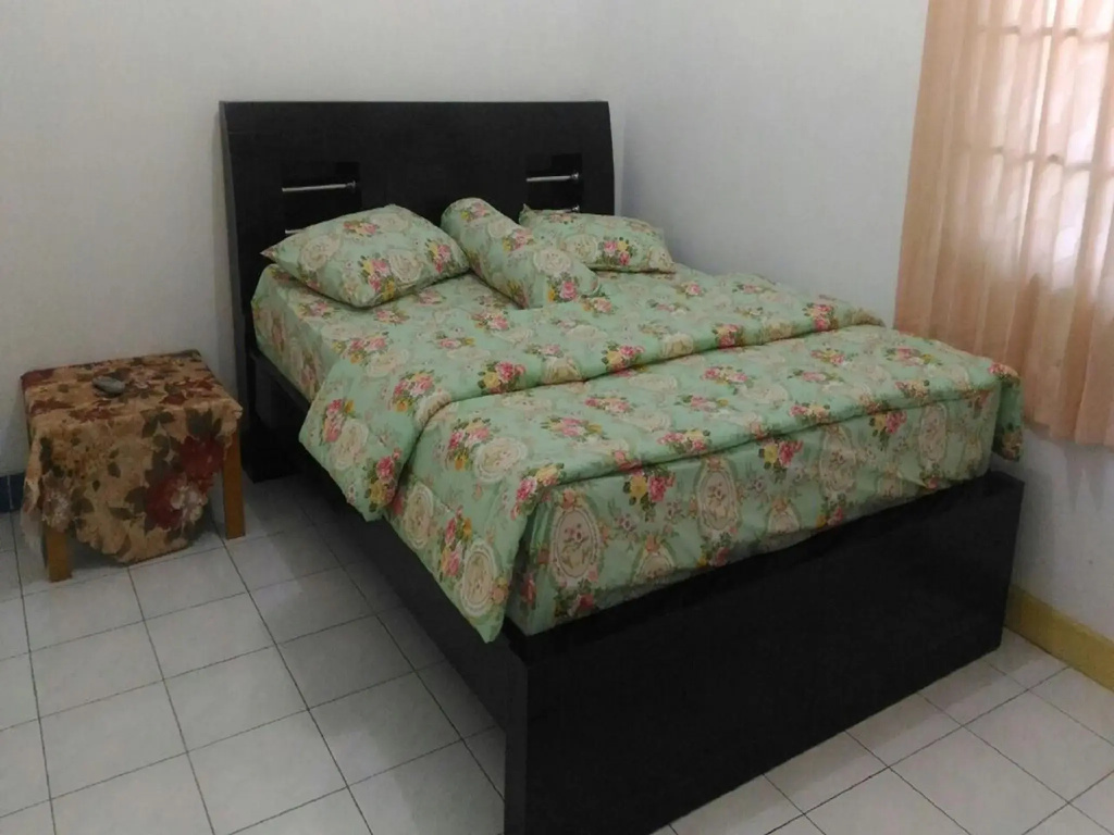 5 Bedrooms Villa