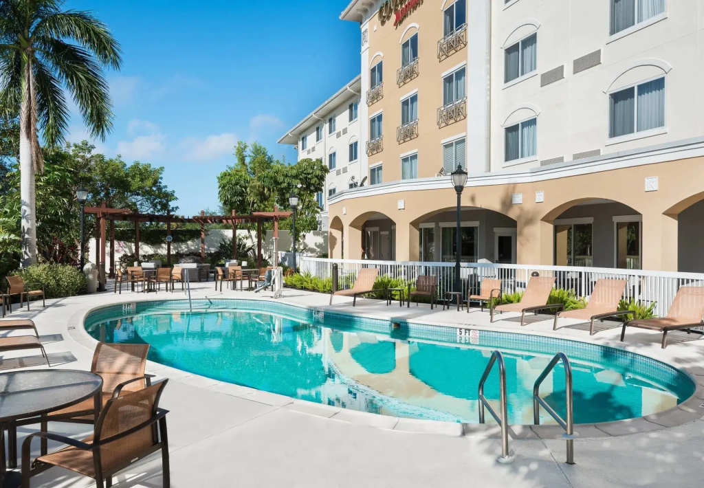 Courtyard by Marriott Fort Myers I-75/Gulf Coast Town Center - 4