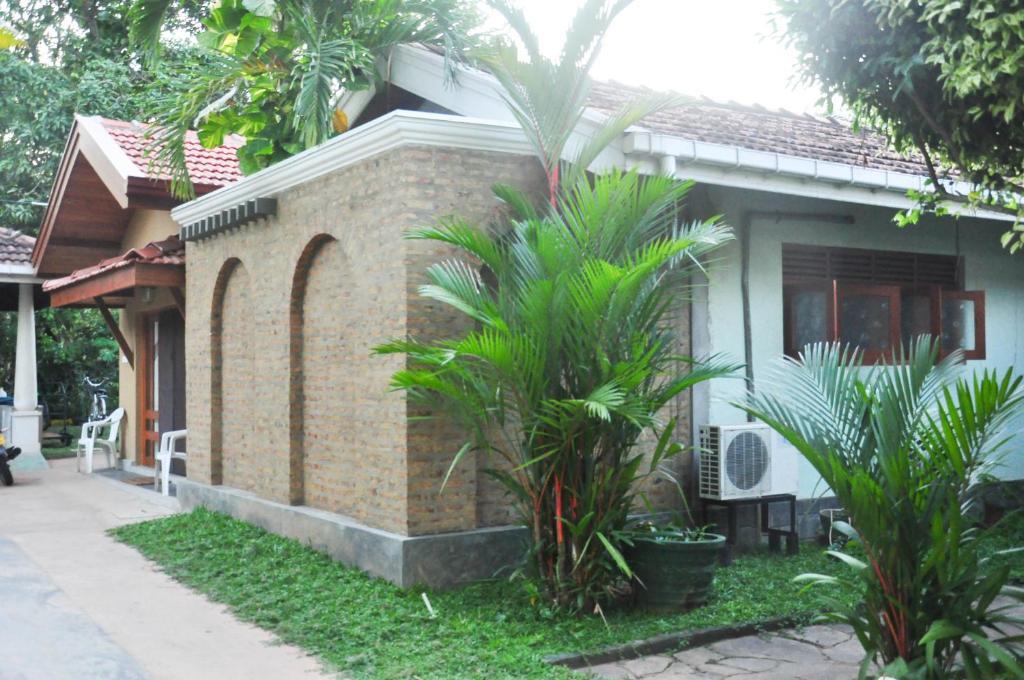 Villa Shade