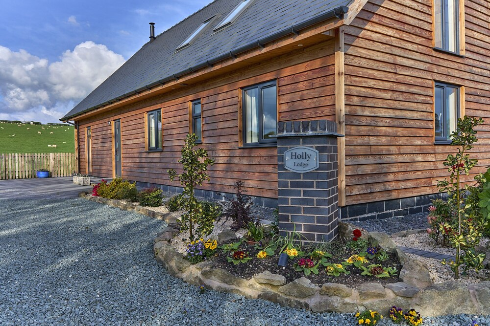 Holly Lodge