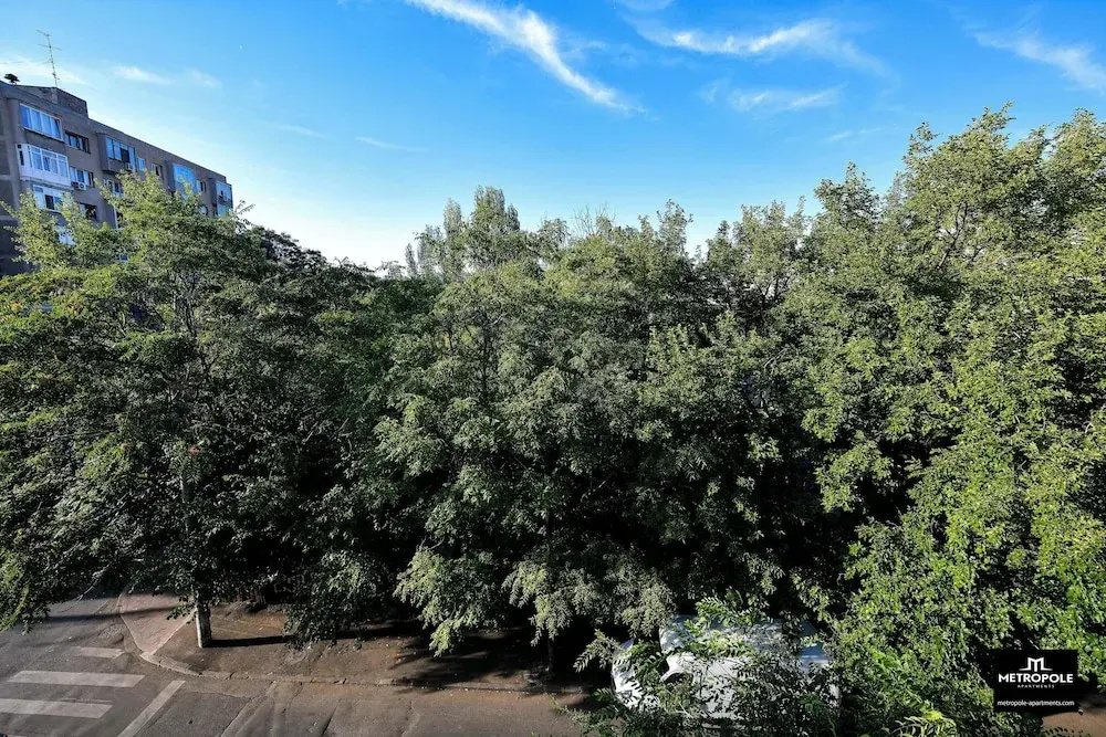 Metropole Apartments Central City