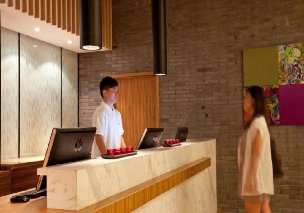Lobby & Reception