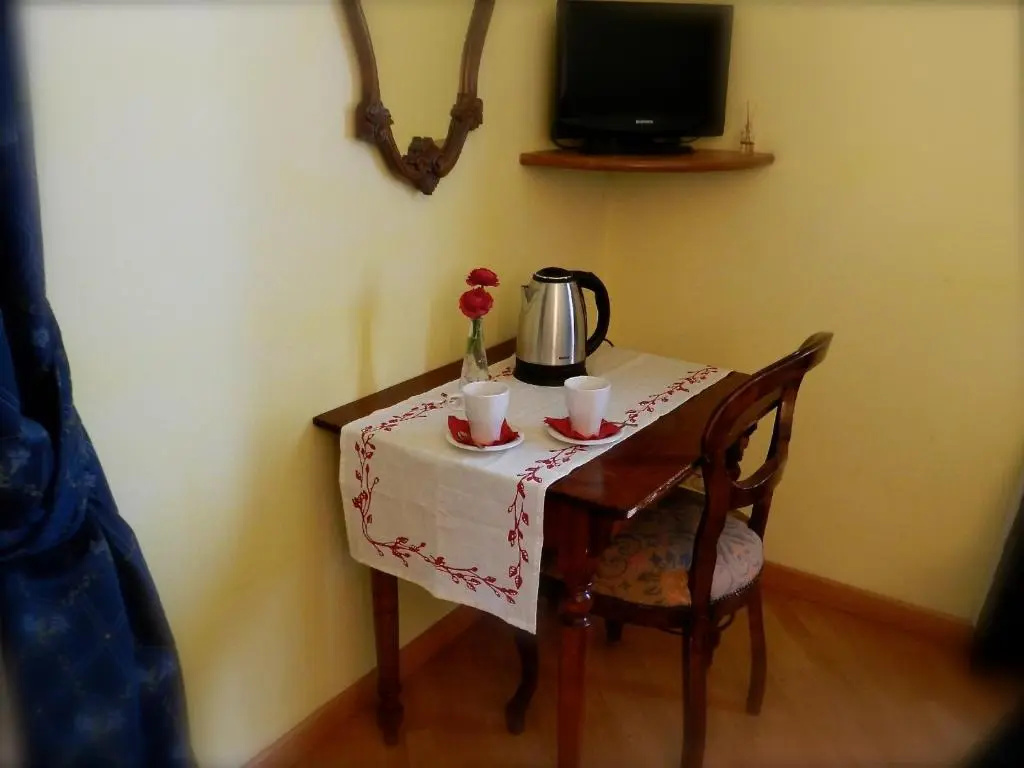 Economy Double room with street view (full double bed)