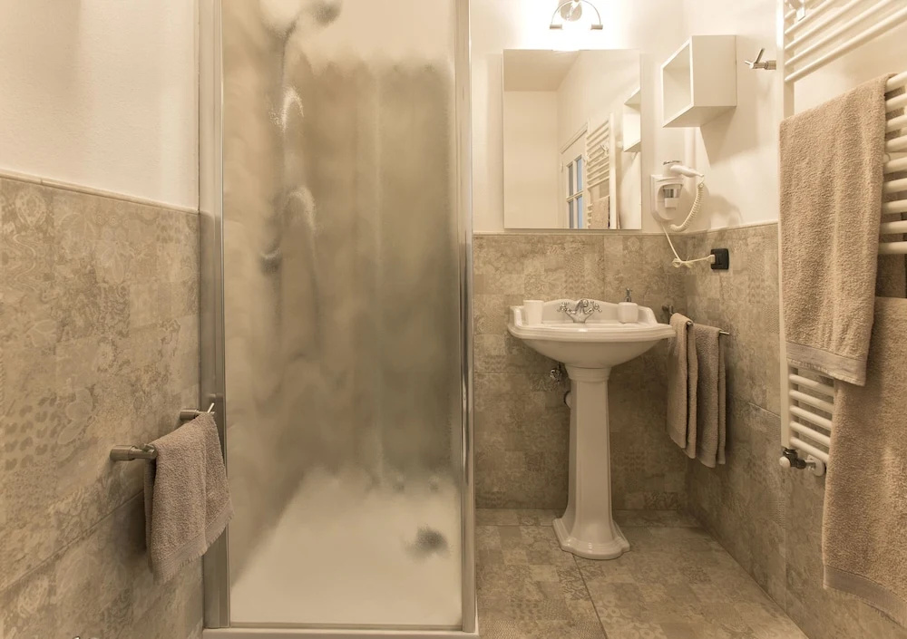 Standard Double room with river view (full double bed)