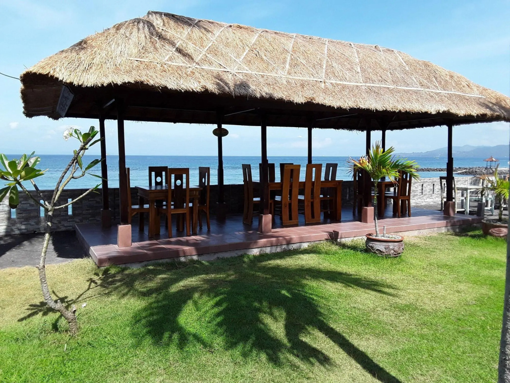 Beach & Waterfront