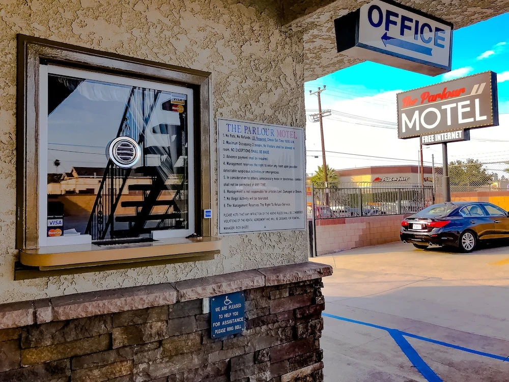 Parlour Motel