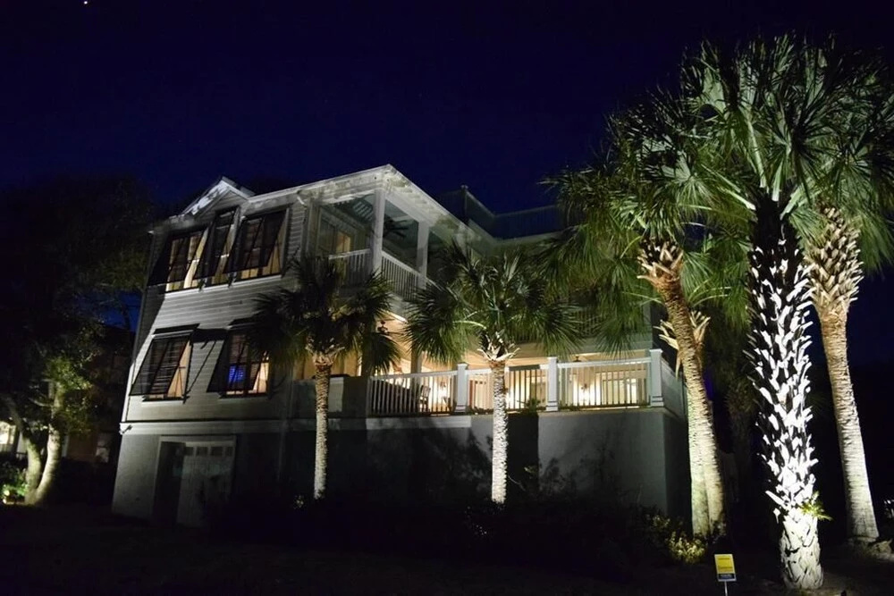 1 Palm Court