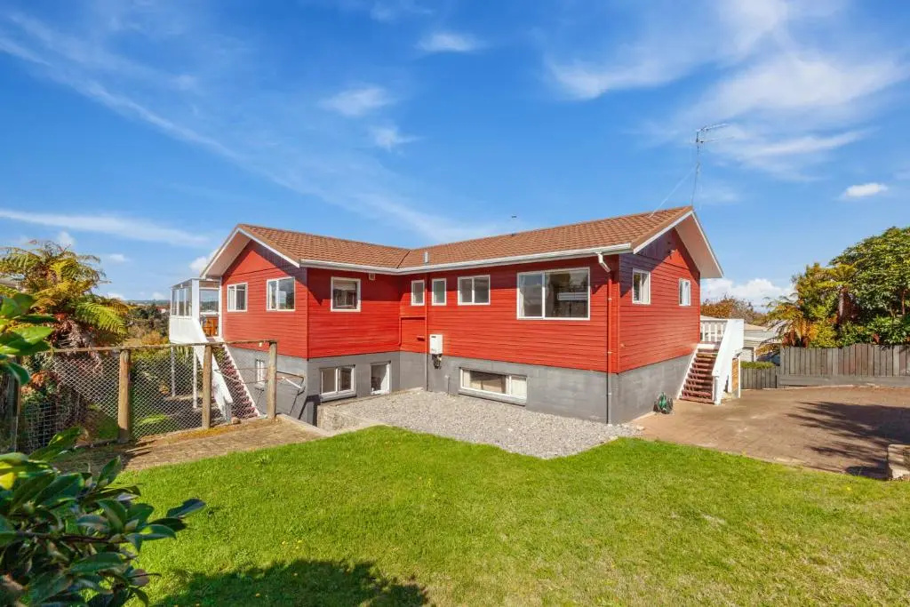 Woodward Lodge - Taupo Holiday Home