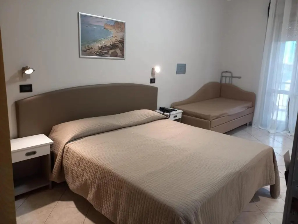 Standard Triple room with balcony