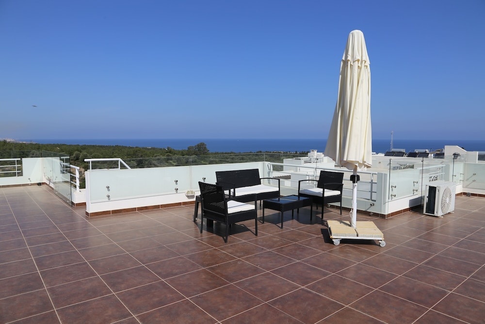 Sea View 2 Bedroom Penthouse