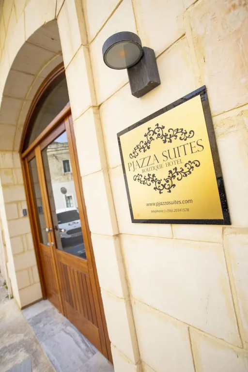 Pjazza Suites Boutique Hotel
